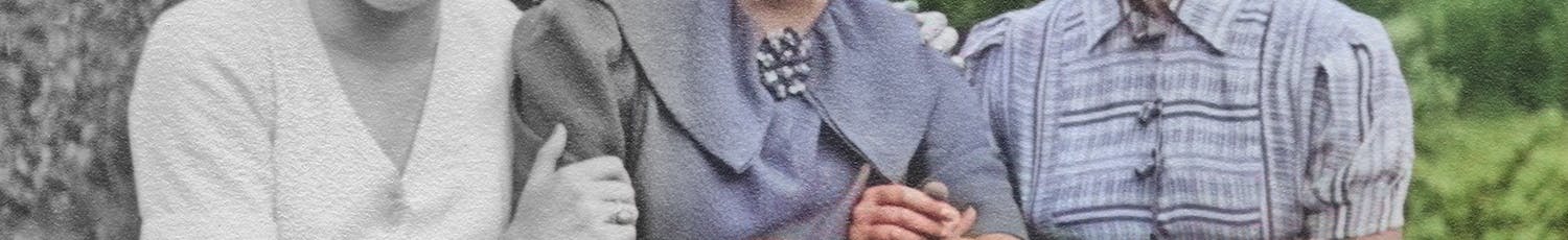 Svartvit bild, delvis färglagd.